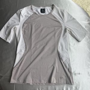 Nike pro hypercool womens medium 3/4 sleeve length